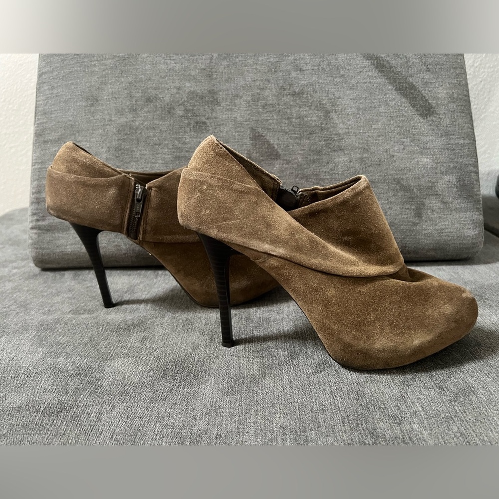 FERGIE WOMEN'S GENERAL TOO‎ BROWN US SIZE 7.5 M